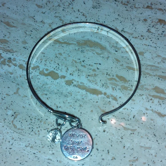 Beautiful Disney bracelet - Picture 7 of 10